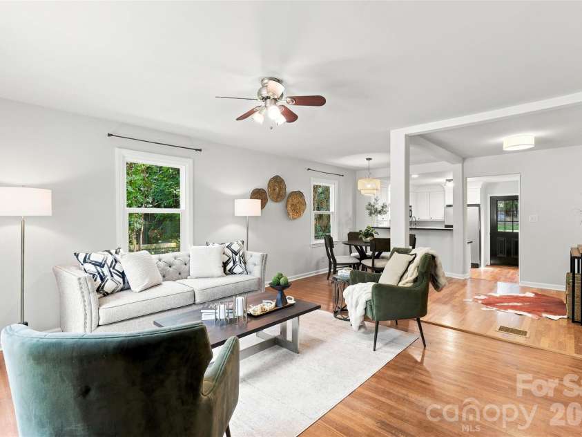 1815 Arnold Drive, Charlotte, NC 28205.  MLS# CAR4409819, YatesRealty ID 42577. 
