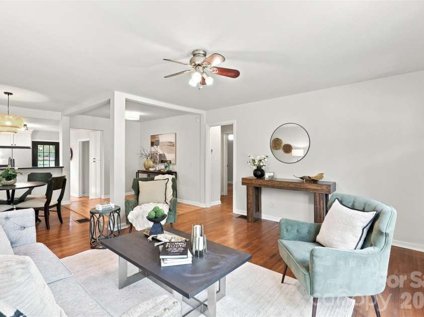 1815 Arnold Drive, Charlotte, NC 28205.  MLS# CAR4409819, YatesRealty ID 42577. 