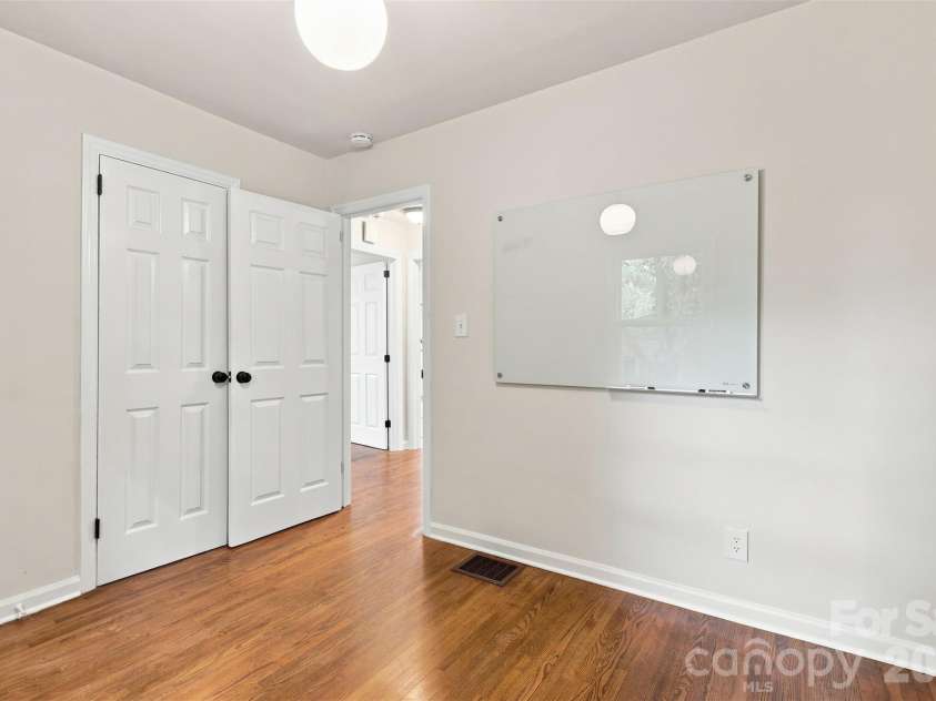 1815 Arnold Drive, Charlotte, NC 28205.  MLS# CAR4409819, YatesRealty ID 42577. 