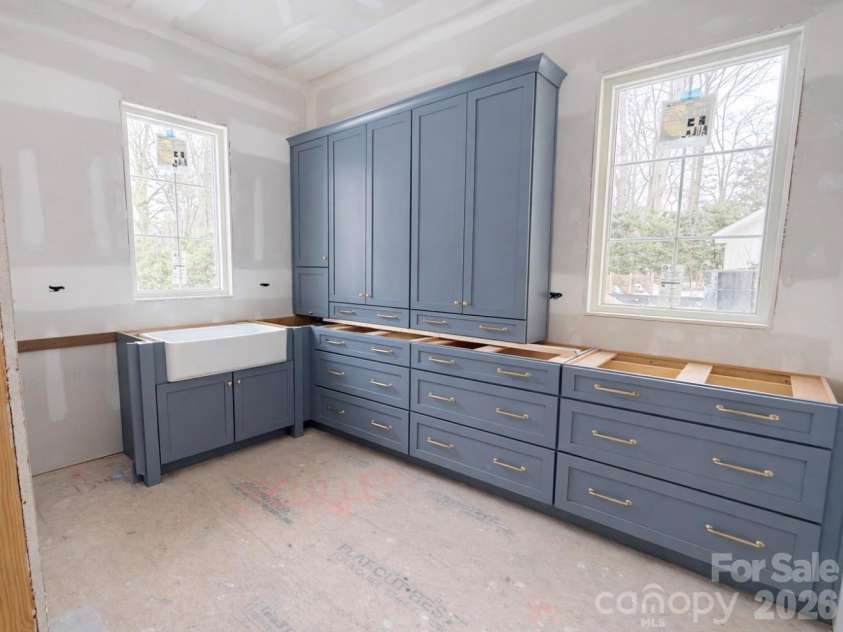 125 Randstone Court, Charlotte, NC 28211.  MLS# CAR4329471, YatesRealty ID 4258. Scullery Cabinetry