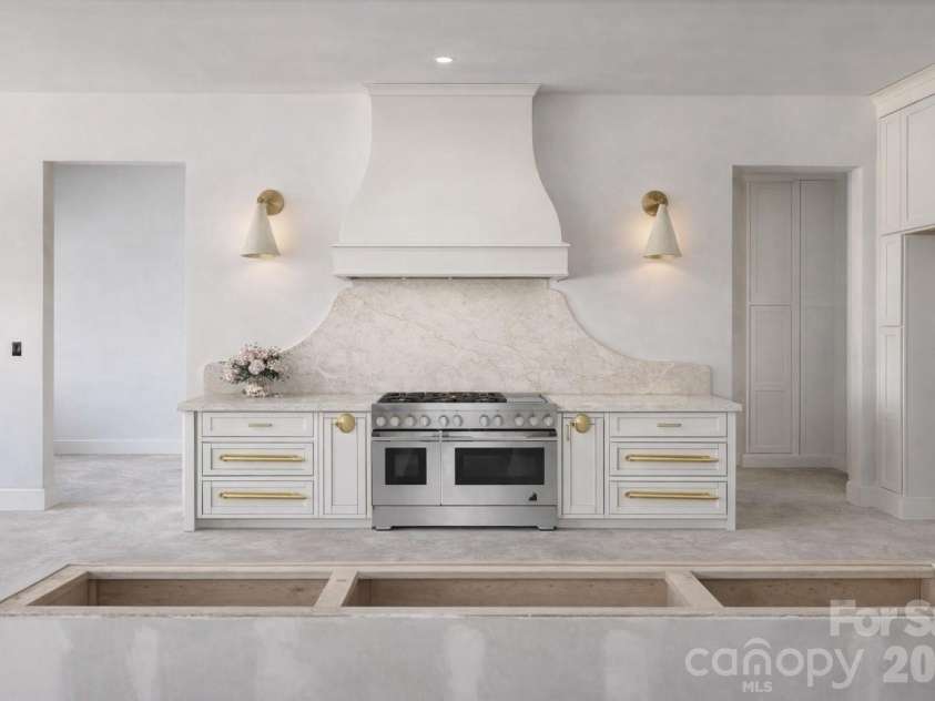 125 Randstone Court, Charlotte, NC 28211.  MLS# CAR4329471, YatesRealty ID 4258. Some Images Amy include virtual enhancements to illustrate potential features. 