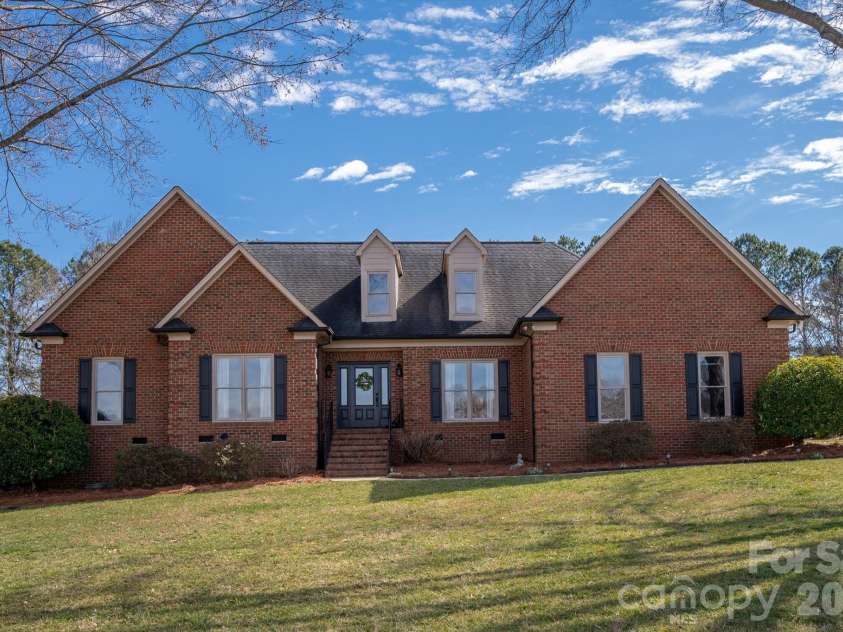 7049 High Meadow Drive, Weddington, NC 28104.  MLS# CAR4349099, YatesRealty ID 4258. 