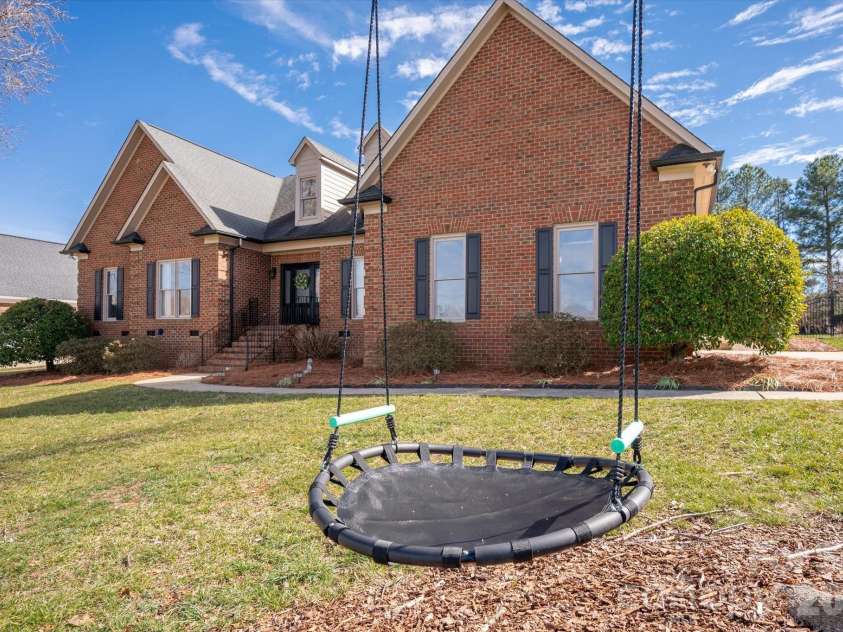 7049 High Meadow Drive, Weddington, NC 28104.  MLS# CAR4349099, YatesRealty ID 4258. 