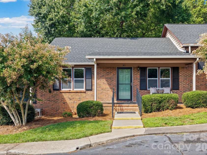 147-C Glenwood Drive, Rock Hill, SC 29732.  MLS# CAR4386966, YatesRealty ID 42580. 