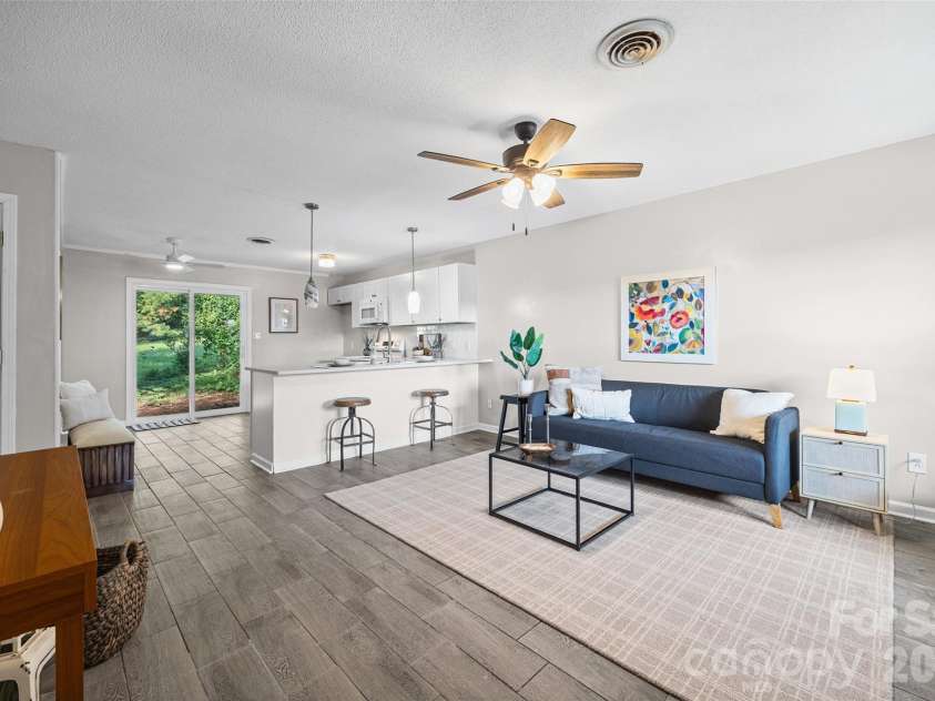 147-C Glenwood Drive, Rock Hill, SC 29732.  MLS# CAR4386966, YatesRealty ID 42580. 