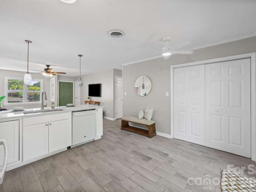 147-C Glenwood Drive, Rock Hill, SC 29732.  MLS# CAR4386966, YatesRealty ID 42580. 