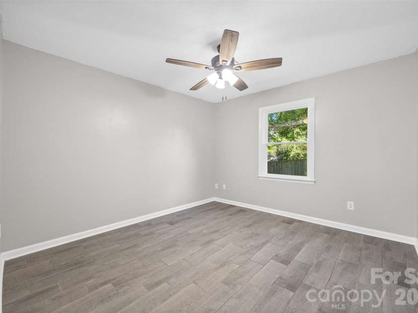 147-C Glenwood Drive, Rock Hill, SC 29732.  MLS# CAR4386966, YatesRealty ID 42580. 