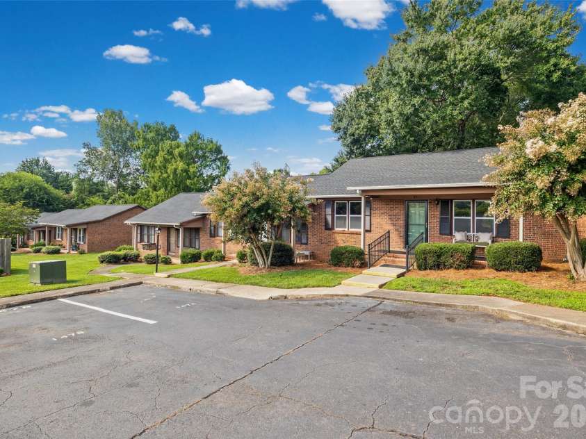 147-C Glenwood Drive, Rock Hill, SC 29732.  MLS# CAR4386966, YatesRealty ID 42580. 