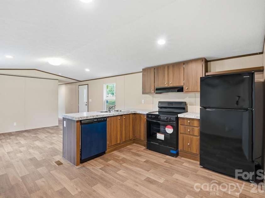 5101 Flay Road, Lincolnton, NC 28092.  MLS# CAR4386812, YatesRealty ID 42581. Kitchen