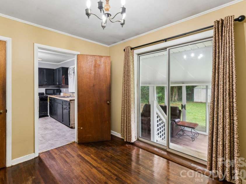 139 Southwold Drive, Charlotte, NC 28217.  MLS# CAR4403152, YatesRealty ID 42582. 