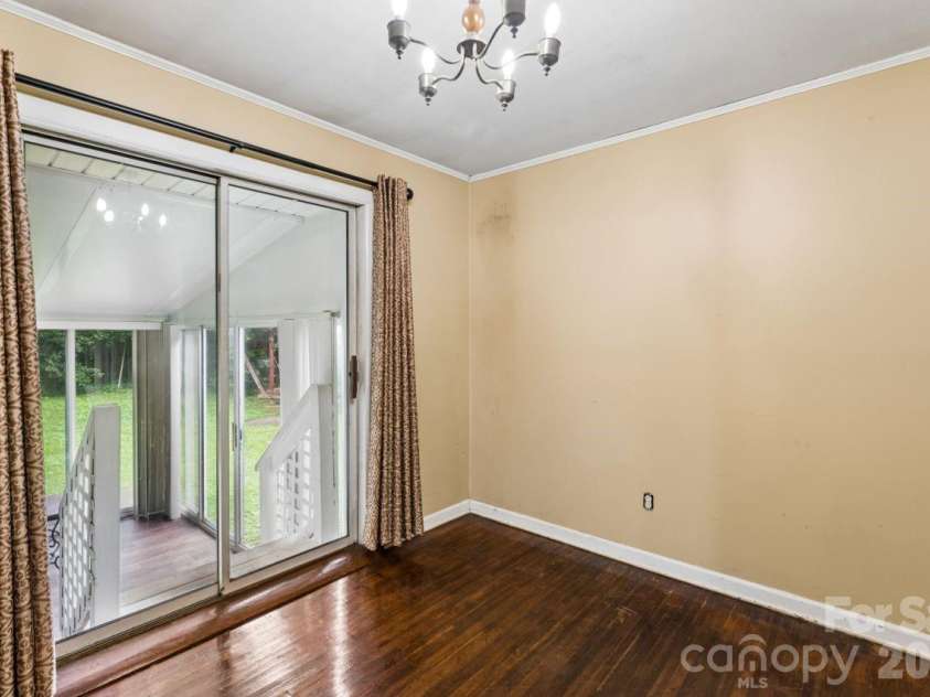 139 Southwold Drive, Charlotte, NC 28217.  MLS# CAR4403152, YatesRealty ID 42582. 