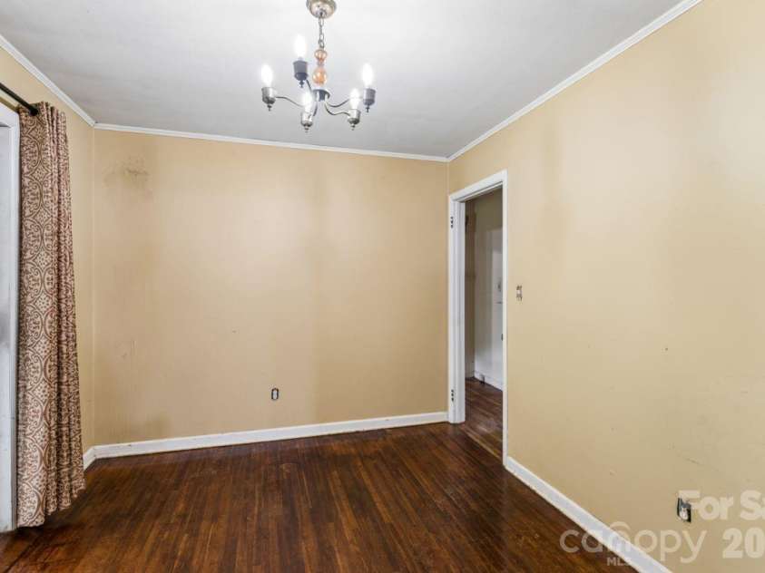 139 Southwold Drive, Charlotte, NC 28217.  MLS# CAR4403152, YatesRealty ID 42582. 