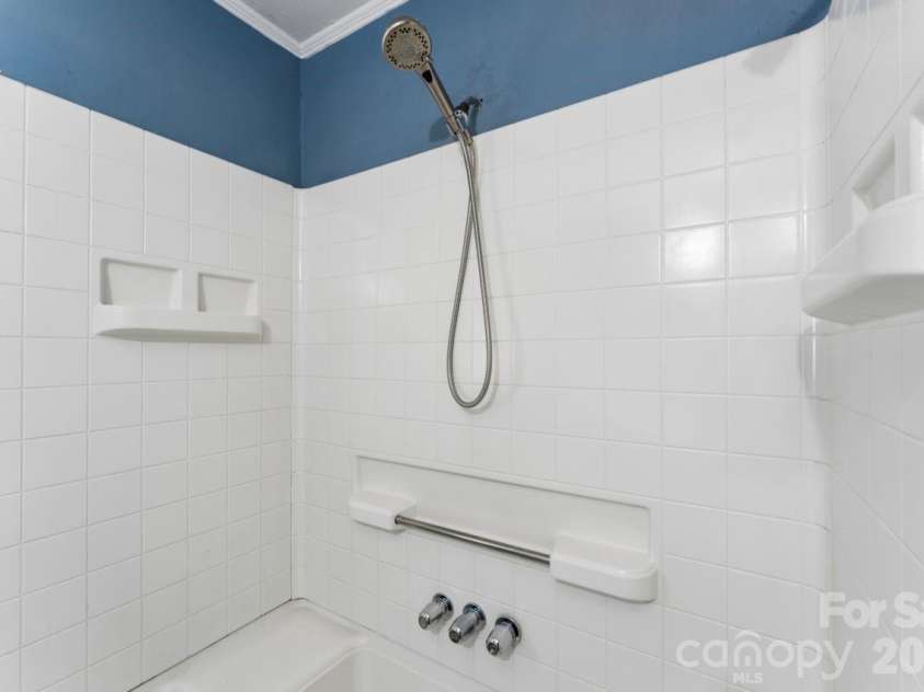 139 Southwold Drive, Charlotte, NC 28217.  MLS# CAR4403152, YatesRealty ID 42582. 