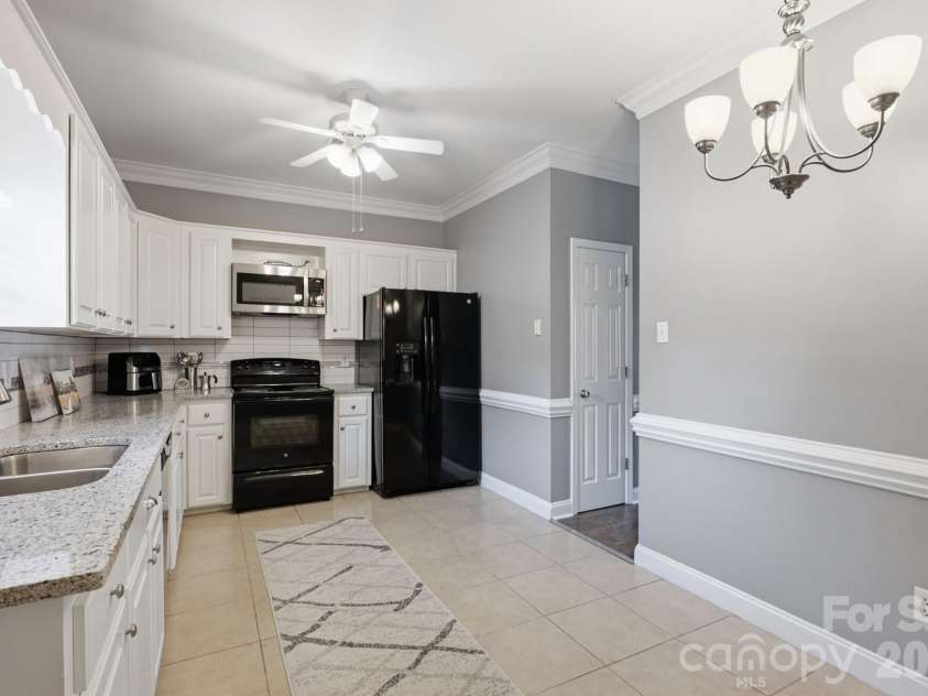 403 Wilson Street, Rock Hill, SC 29730.  MLS# CAR4410529, YatesRealty ID 42583. Large eat-in kitchen