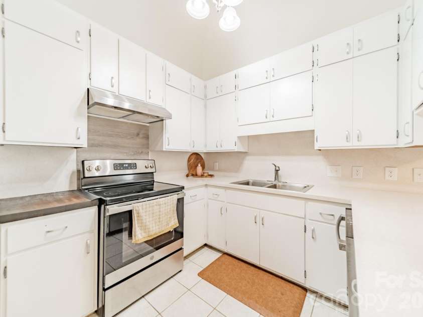 322 Grady Drive, Rock Hill, SC 29732.  MLS# CAR4407267, YatesRealty ID 42585. 