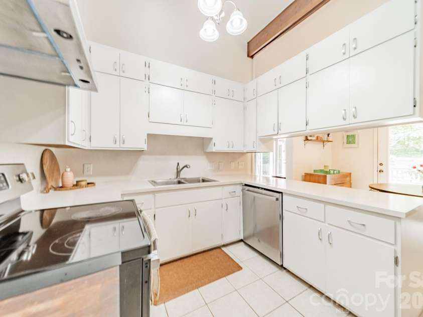 322 Grady Drive, Rock Hill, SC 29732.  MLS# CAR4407267, YatesRealty ID 42585. 
