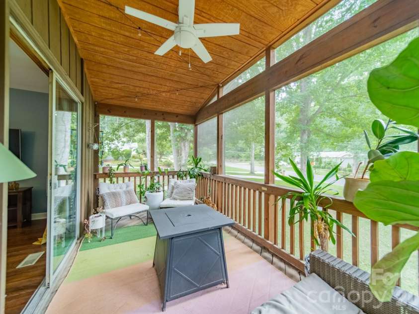 322 Grady Drive, Rock Hill, SC 29732.  MLS# CAR4407267, YatesRealty ID 42585. 