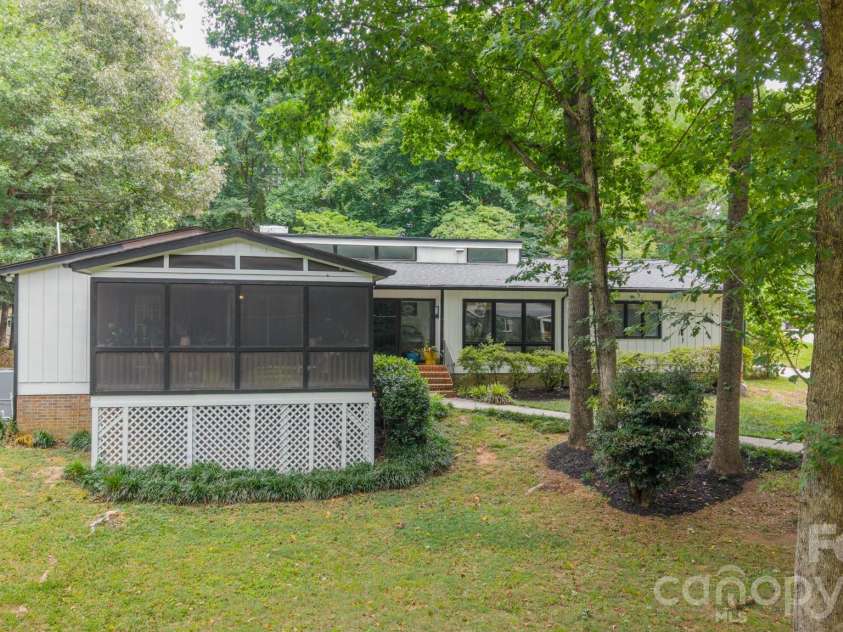 322 Grady Drive, Rock Hill, SC 29732.  MLS# CAR4407267, YatesRealty ID 42585. 