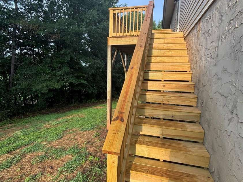 3253 Capital Court, Lenoir, NC 28645.  MLS# CAR4398003, YatesRealty ID 42586. 