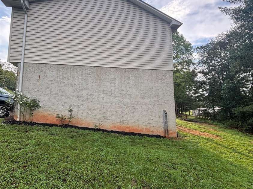 3253 Capital Court, Lenoir, NC 28645.  MLS# CAR4398003, YatesRealty ID 42586. 