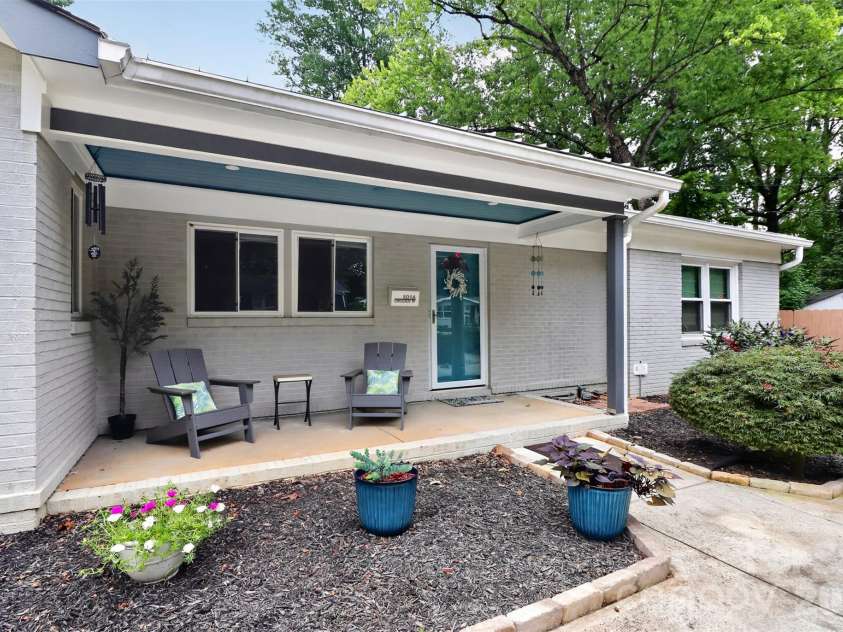 1016 Dresden Drive, Charlotte, NC 28205.  MLS# CAR4409208, YatesRealty ID 42587. 