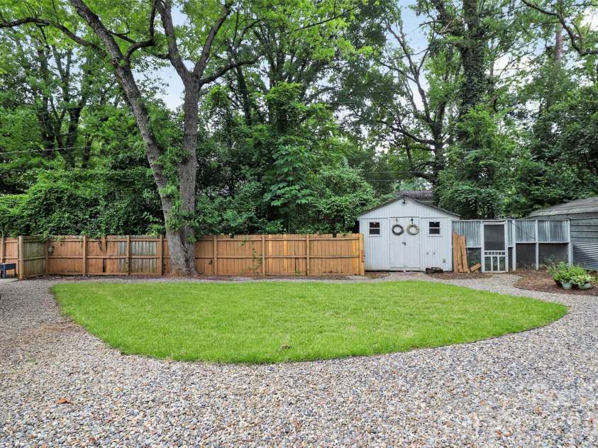 1016 Dresden Drive, Charlotte, NC 28205.  MLS# CAR4409208, YatesRealty ID 42587. 