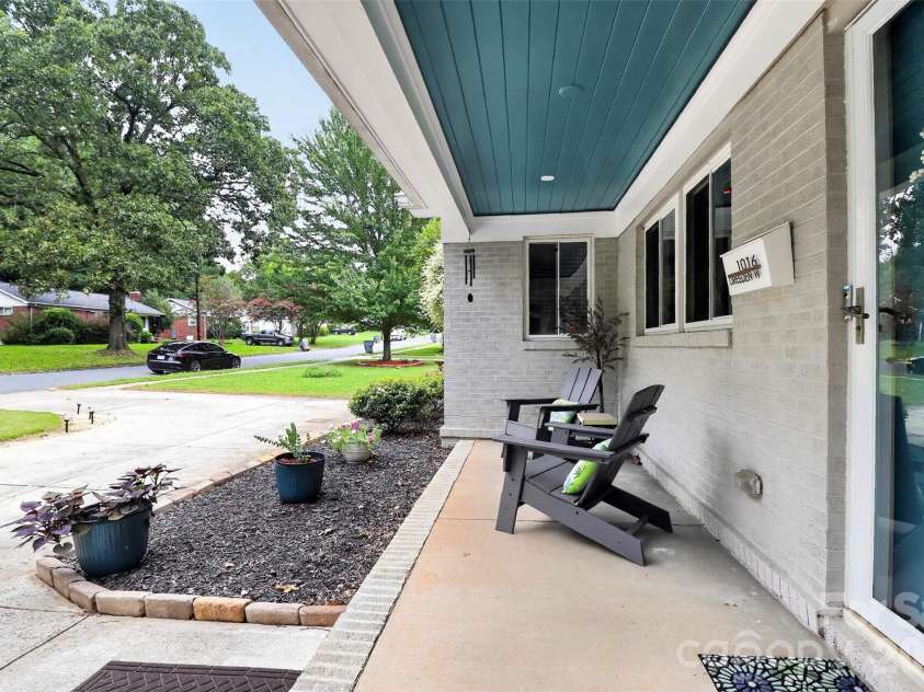 1016 Dresden Drive, Charlotte, NC 28205.  MLS# CAR4409208, YatesRealty ID 42587. 