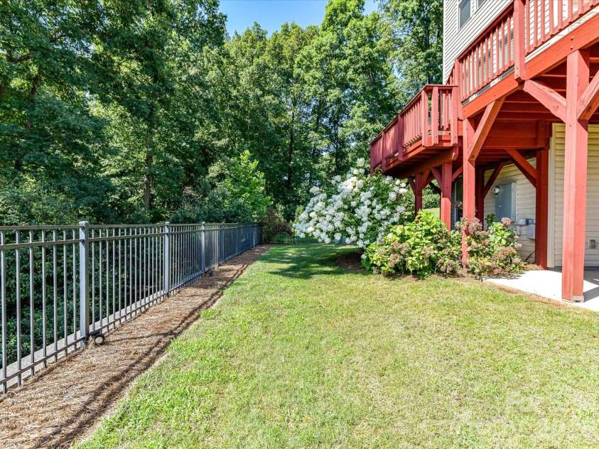 1806 Sunchaser Lane, Charlotte, NC 28210.  MLS# CAR4407057, YatesRealty ID 42588. Backyard
