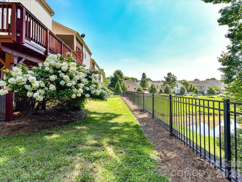 1806 Sunchaser Lane, Charlotte, NC 28210.  MLS# CAR4407057, YatesRealty ID 42588. Backyard
