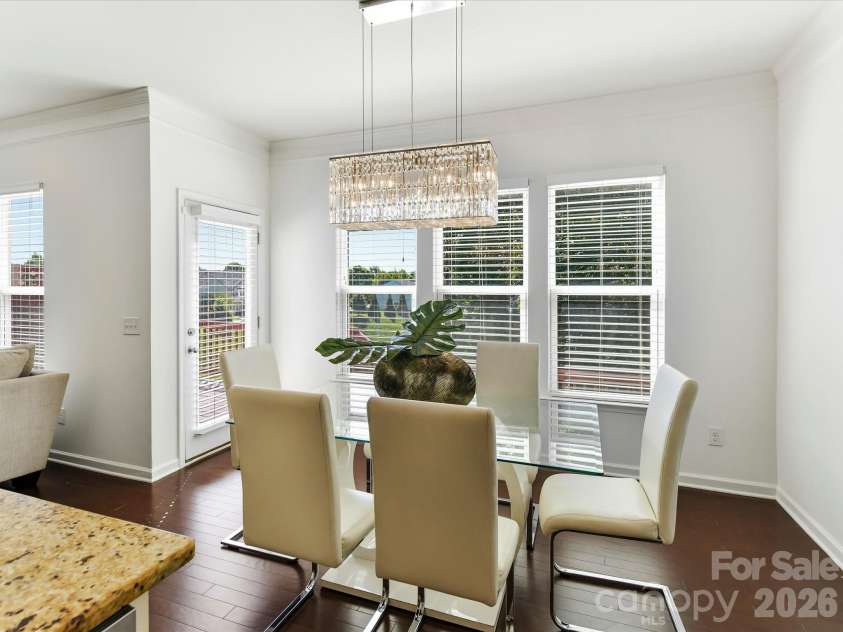 1806 Sunchaser Lane, Charlotte, NC 28210.  MLS# CAR4407057, YatesRealty ID 42588. Breakfast Room