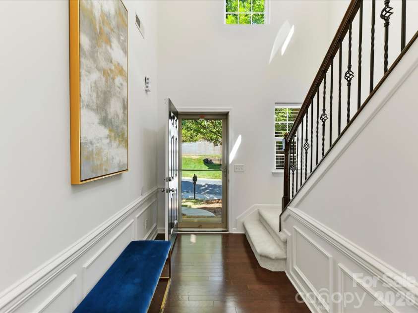 1806 Sunchaser Lane, Charlotte, NC 28210.  MLS# CAR4407057, YatesRealty ID 42588. Foyer