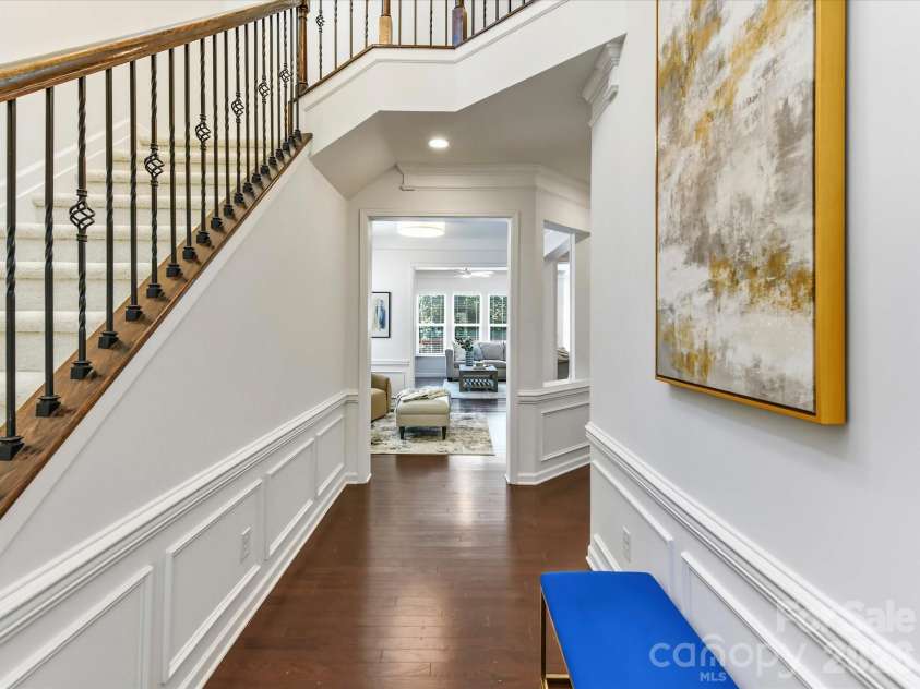 1806 Sunchaser Lane, Charlotte, NC 28210.  MLS# CAR4407057, YatesRealty ID 42588. Foyer