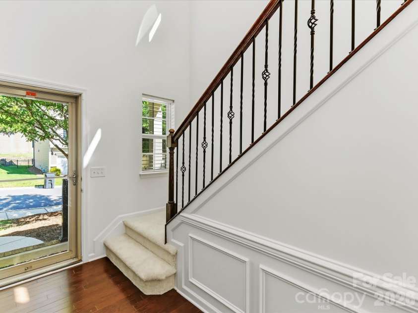 1806 Sunchaser Lane, Charlotte, NC 28210.  MLS# CAR4407057, YatesRealty ID 42588. Foyer