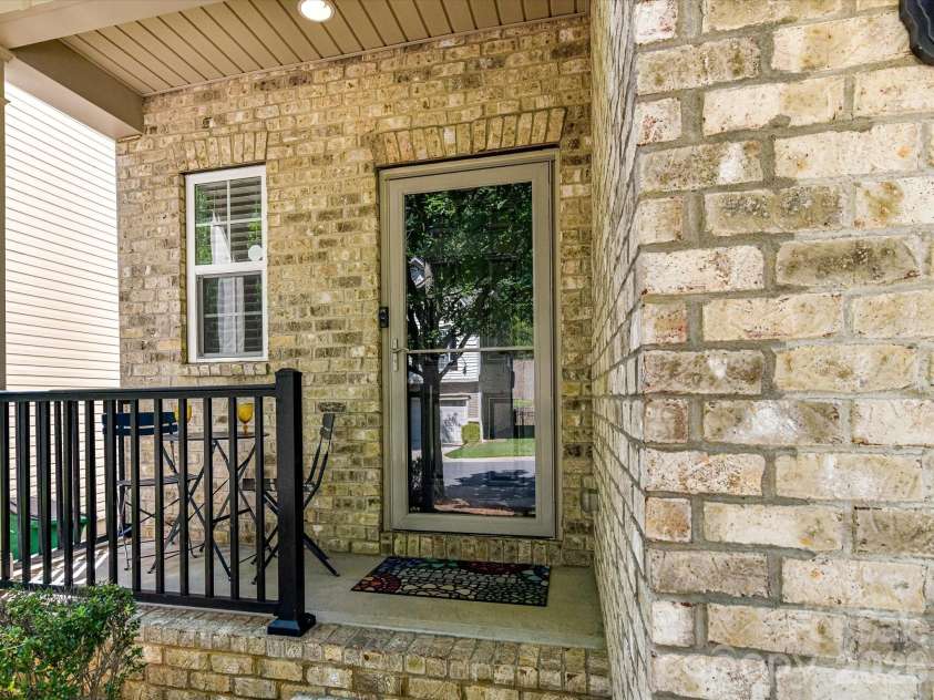 1806 Sunchaser Lane, Charlotte, NC 28210.  MLS# CAR4407057, YatesRealty ID 42588. Front Porch