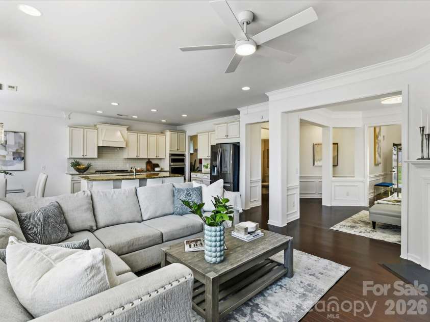 1806 Sunchaser Lane, Charlotte, NC 28210.  MLS# CAR4407057, YatesRealty ID 42588. Great Room