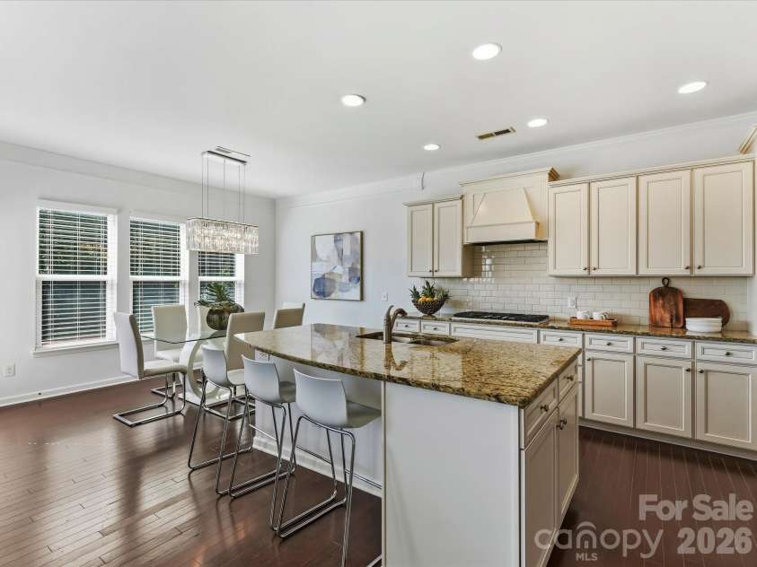 1806 Sunchaser Lane, Charlotte, NC 28210.  MLS# CAR4407057, YatesRealty ID 42588. Kitchen