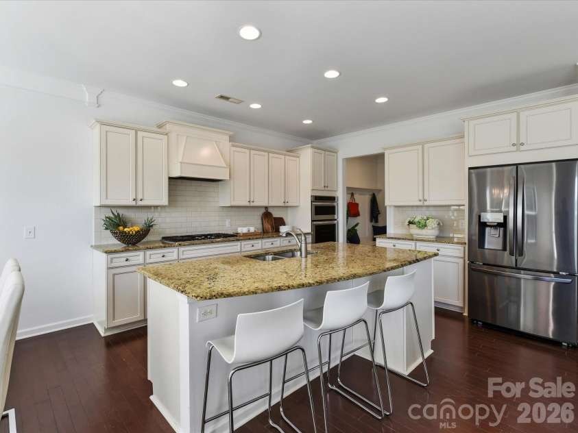 1806 Sunchaser Lane, Charlotte, NC 28210.  MLS# CAR4407057, YatesRealty ID 42588. Kitchen