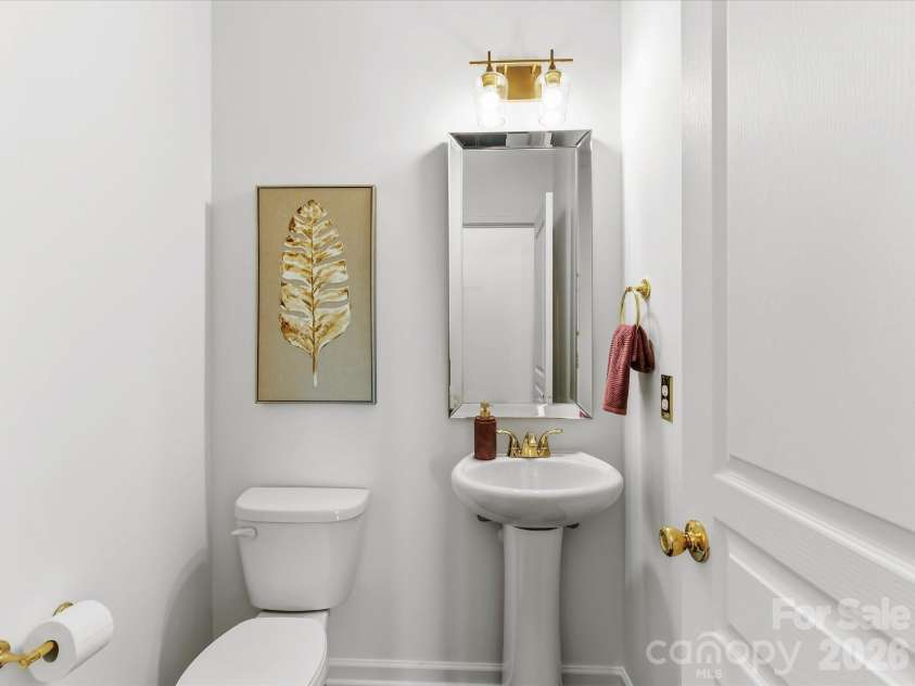 1806 Sunchaser Lane, Charlotte, NC 28210.  MLS# CAR4407057, YatesRealty ID 42588. Powder Room