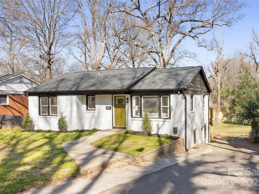 4308 Welling Avenue, Charlotte, NC 28208.  MLS# CAR4230616, YatesRealty ID 4259. 