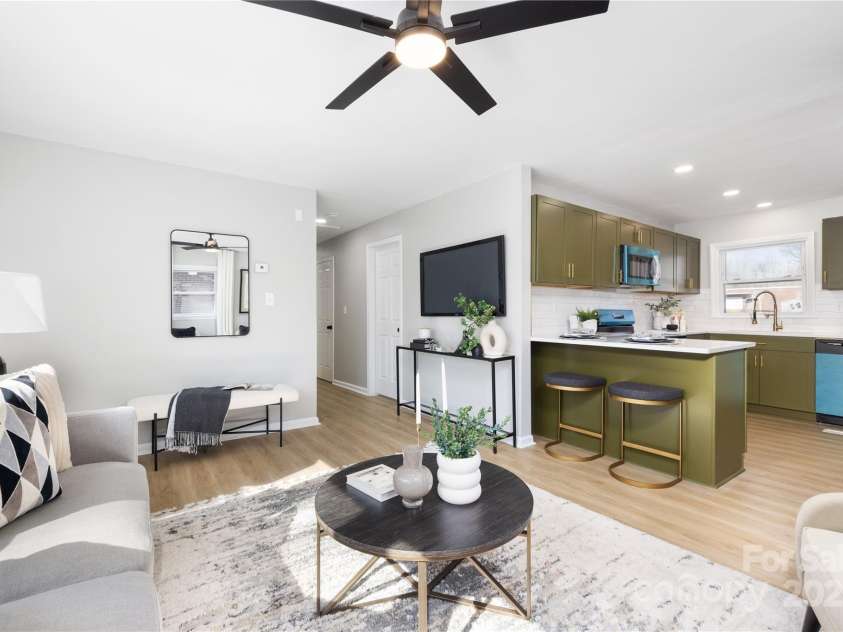 4308 Welling Avenue, Charlotte, NC 28208.  MLS# CAR4230616, YatesRealty ID 4259. 