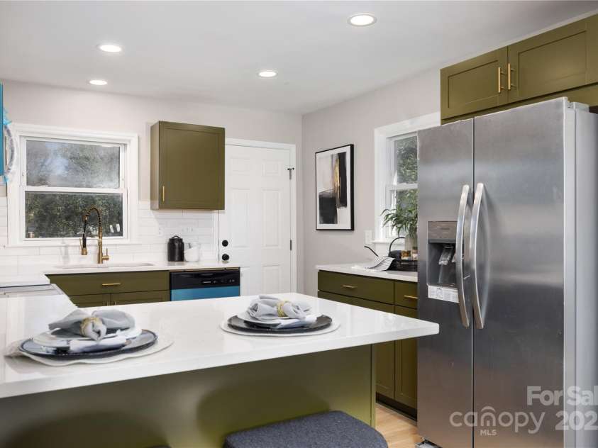 4308 Welling Avenue, Charlotte, NC 28208.  MLS# CAR4230616, YatesRealty ID 4259. 