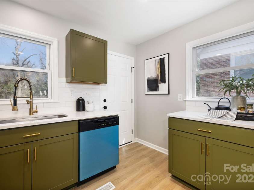 4308 Welling Avenue, Charlotte, NC 28208.  MLS# CAR4230616, YatesRealty ID 4259. 