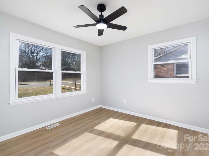 4308 Welling Avenue, Charlotte, NC 28208.  MLS# CAR4230616, YatesRealty ID 4259. 