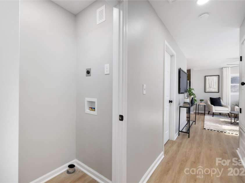 4308 Welling Avenue, Charlotte, NC 28208.  MLS# CAR4230616, YatesRealty ID 4259. 