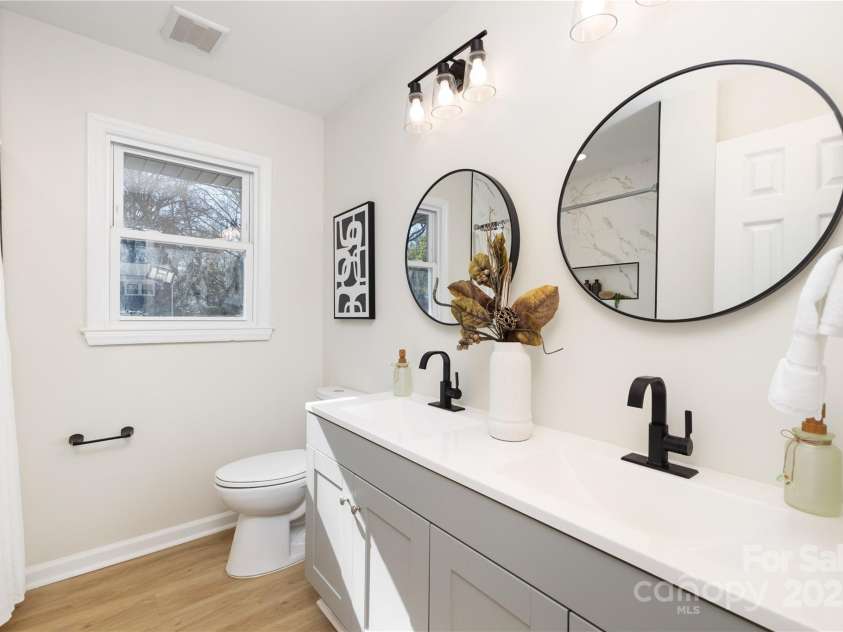 4308 Welling Avenue, Charlotte, NC 28208.  MLS# CAR4230616, YatesRealty ID 4259. 