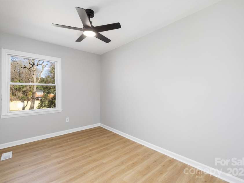 4308 Welling Avenue, Charlotte, NC 28208.  MLS# CAR4230616, YatesRealty ID 4259. 