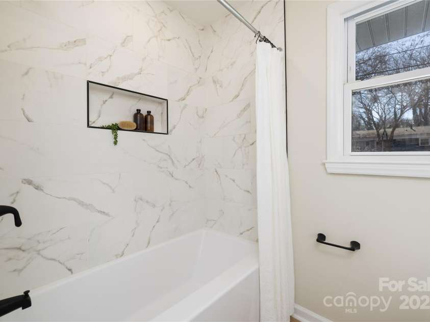 4308 Welling Avenue, Charlotte, NC 28208.  MLS# CAR4230616, YatesRealty ID 4259. 