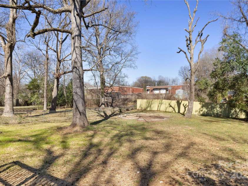 4308 Welling Avenue, Charlotte, NC 28208.  MLS# CAR4230616, YatesRealty ID 4259. 