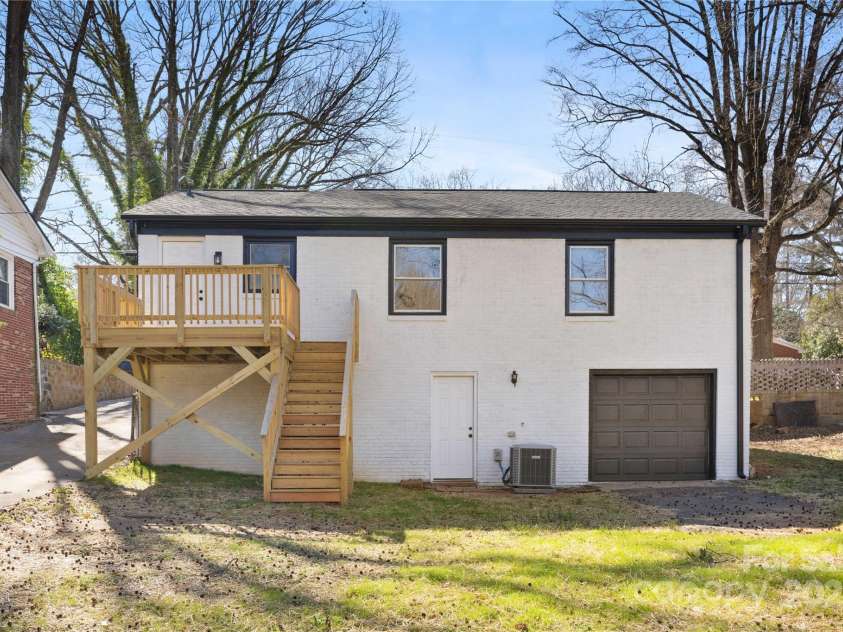 4308 Welling Avenue, Charlotte, NC 28208.  MLS# CAR4230616, YatesRealty ID 4259. 
