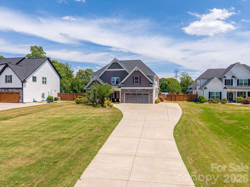 955 Robinson Road, Gastonia, NC 28056.  MLS# CAR4407272, YatesRealty ID 42590. 
